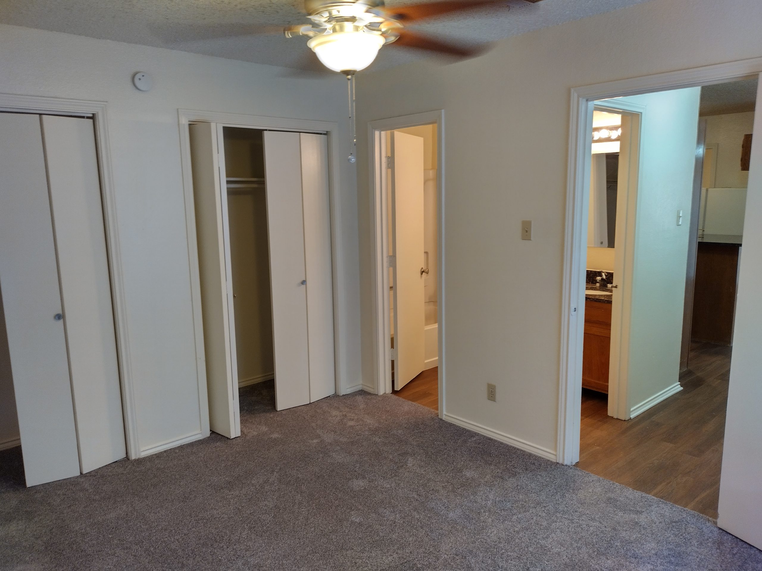 Lakeshore Village Apartments 