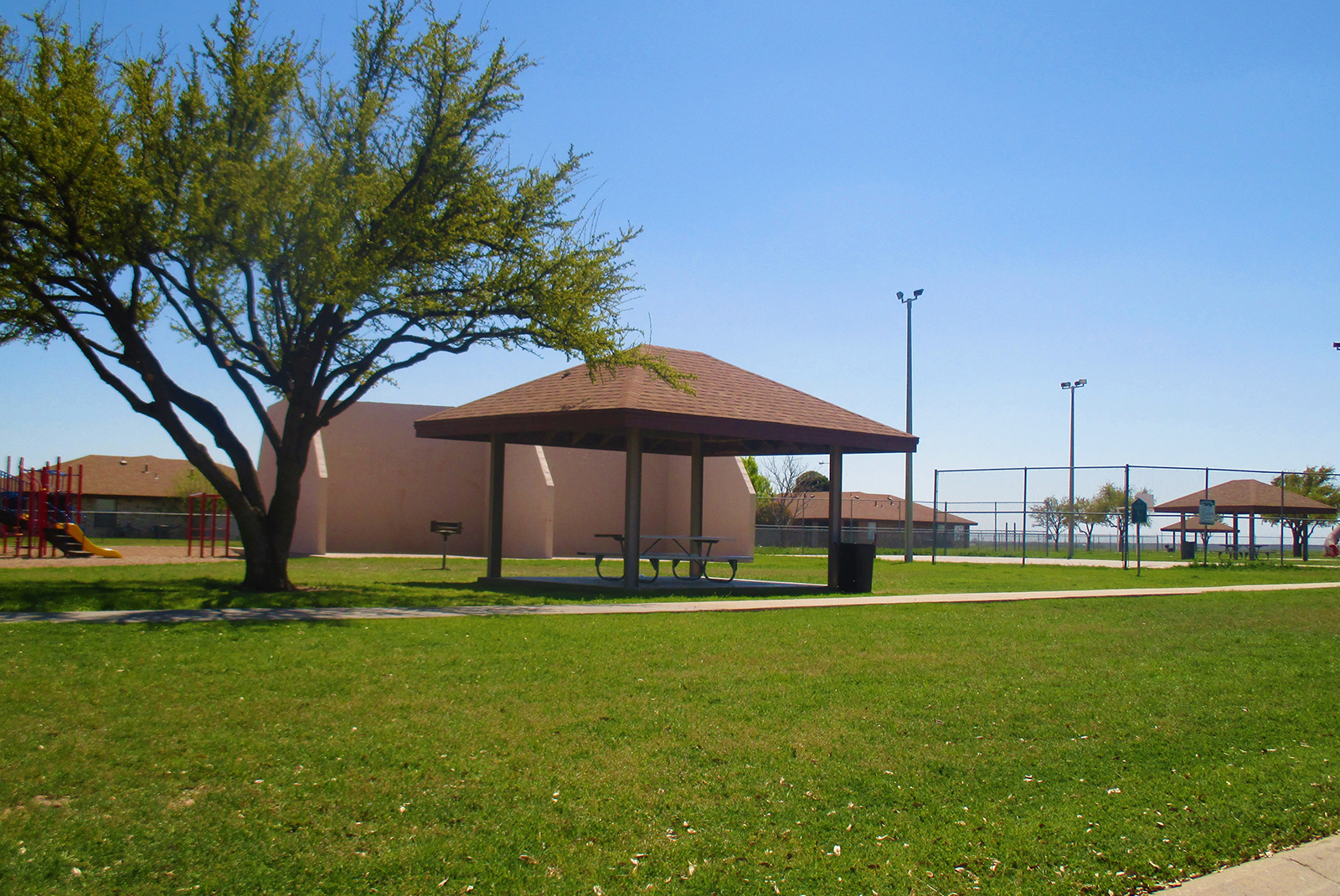 Lakeshore Village Apartments 